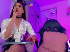 Amateur Adult Video Chat of hellen_moons