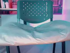 Amateur Sex Cam of emeli_roushot