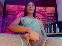 Amateur Nude Webcam of emeli_roushot