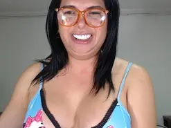 Amateur Adult Video Chat of latinaflower_ts