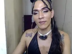 Amateur Free Porn Cam of Queen_emaxxx