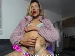 Amateur Adult Webcam of roxy_roxxan