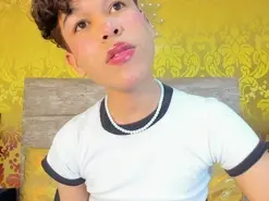 Amateur Private Sex Chat of SweetBoyXoxo_