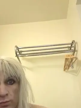 Cam4 Live Porn of Iratherbepamper