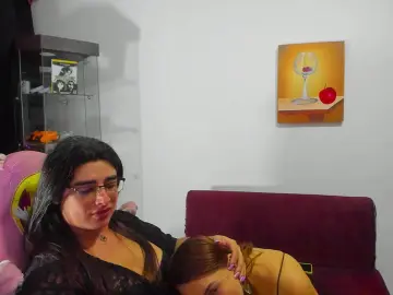 Cam4 Watch Live Sex Cams of KhalifaLisa