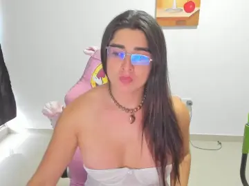 Cam4 Sex Chat of KhalifaLisa