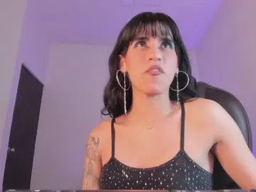 Cam4 Private Sex Chat of Bella_Poisonous
