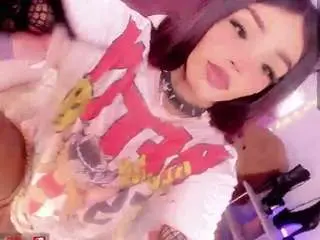 Camsoda Free Porn Cam of doll-swett