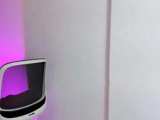 Camsoda Free Porn Cam of hotlittlebittch