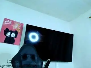 Camsoda Live Sex Cam of sara-foxxx