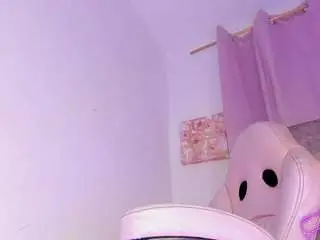 Camsoda Free Porn Cam of mia-royal