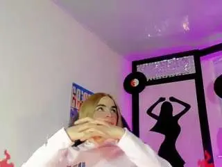 Camsoda Sex Chat of sophie-miaa
