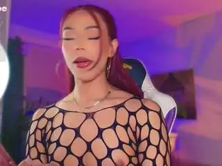 Camsoda Best Webcam of queen-violett1