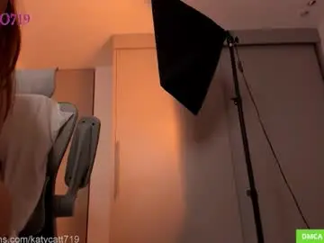 Chaturbate Nude Webcam of katycatt