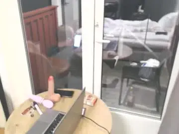Chaturbate Live Sex Cam of tv_julia