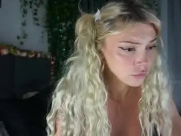 Chaturbate Live Porn of touch_me_if_you_can