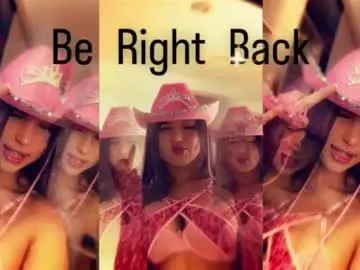 Chaturbate Live Sex Cam of hollyprincess_2