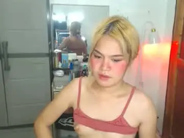 Chaturbate Live Sex Cam of yazmin_shines