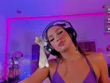 Chaturbate Live Sex Cam of kylievictoria_