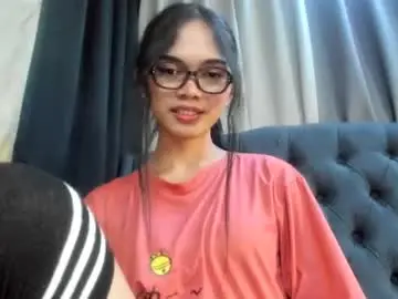 Chaturbate Live Sex Cam of naughty_emmats