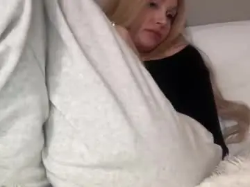 Chaturbate Live Sex Cam of stellacummings