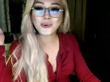 Chaturbate Live Sex Cam of kylie_iyutera