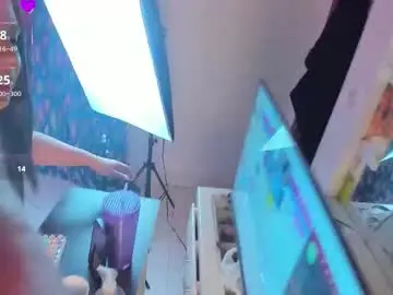 Chaturbate Live Sex Cam of lola_oberly_xxx