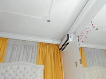 Chaturbate Best live sex cam show of yessik_cioccolato