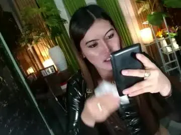 Chaturbate Watch Live Sex Cams of queen_kendalx19