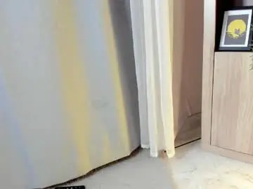 Chaturbate Live Sex Cam of bloom_apple