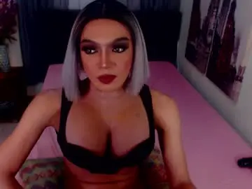 Chaturbate Live Sex Cam of emeraldshemales