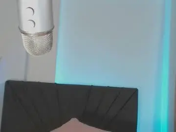 Chaturbate Live Sex Cam of lindajoinx