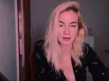 Chaturbate Live Sex Cam of carinfox