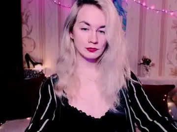 Chaturbate Live Sex Cam of carinfox