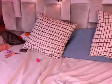 Chaturbate Live Sex Cam of nahomicampbell_