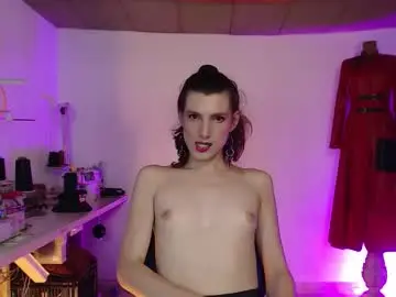 Chaturbate Free Porn Cam of moira_hot