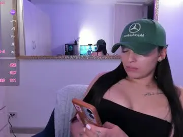 Chaturbate Live Sex Cam of _ericavanderhill_