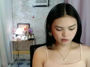 Chaturbate Live Sex Cam of yourlovelytranspinay