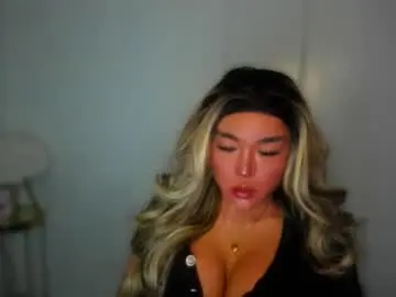 Chaturbate Live Sex Cam of transnextdoor_