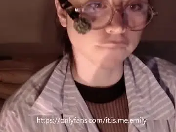 Chaturbate Sex Cam of emily_pearl_