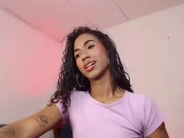 Chaturbate Live Sex Cam of alice_massiel