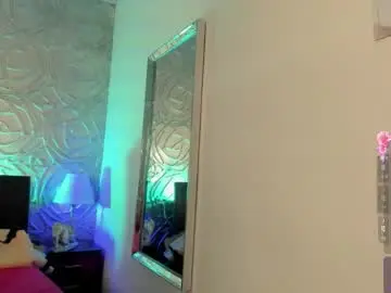 Chaturbate Live Sex Cam of _vennuss_