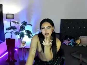 Chaturbate Free Live Porn of itsmemoiraa69