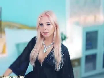 Chaturbate Sex Cam of amoramias