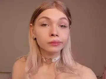 Chaturbate Adult Video Chat of blondy_fina