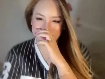 Chaturbate Live Sex Cam of delicious_iya69