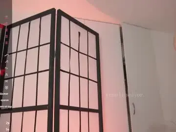 Chaturbate Live Sex Cam of roselinedior