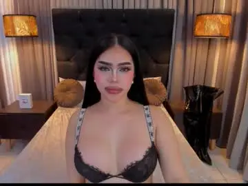 Chaturbate Adult Video Chat of hennessygoddess69