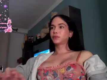 Chaturbate Live Sex Cam of luara_