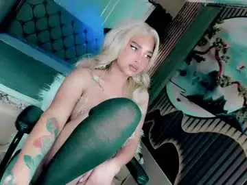 Chaturbate Live Sex Cam of xhey_honeyx